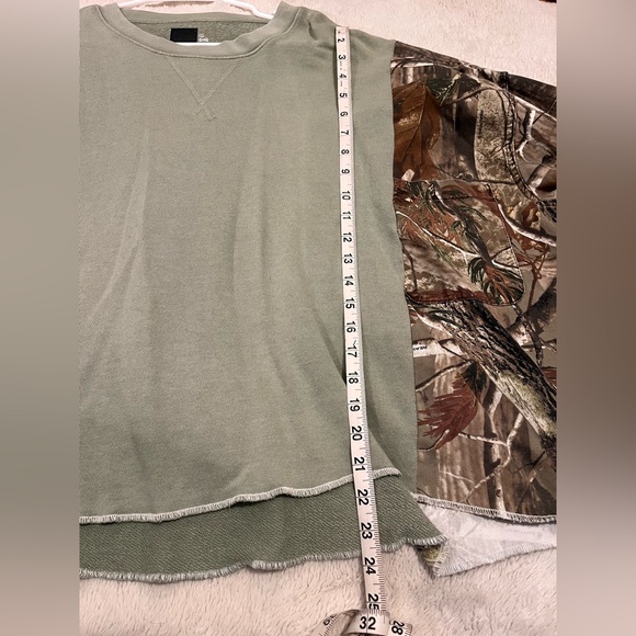 Repurposed oversized Green & Camo long sleeve patchwork top - Picture 5 of 6